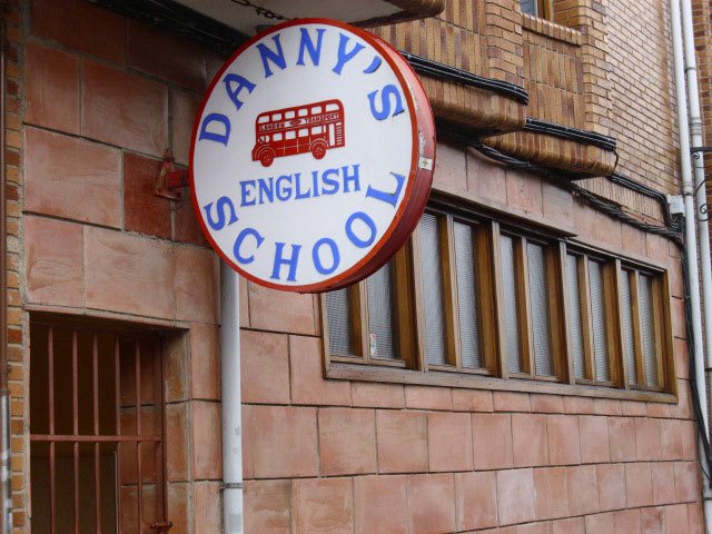 dannys english school